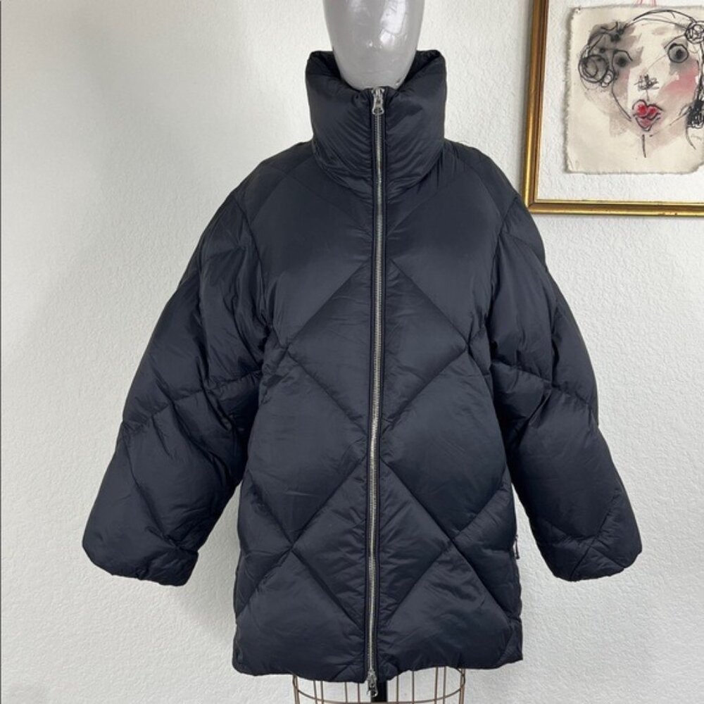 & Other Stories Oversized Sculpted Puffer Jacket - Picture 2 of 13